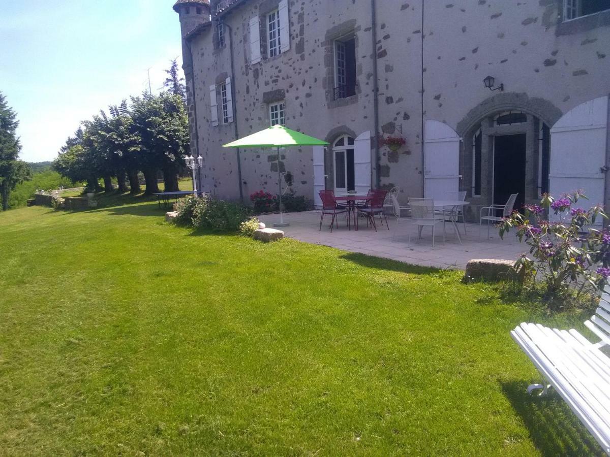 Pierre Deluen Domaine De La Grange De Quaire Bed & Breakfast Chassenon Exterior photo